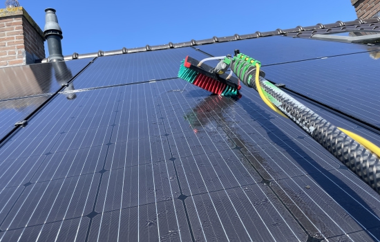 77-zonnepanelen-reinigen-T